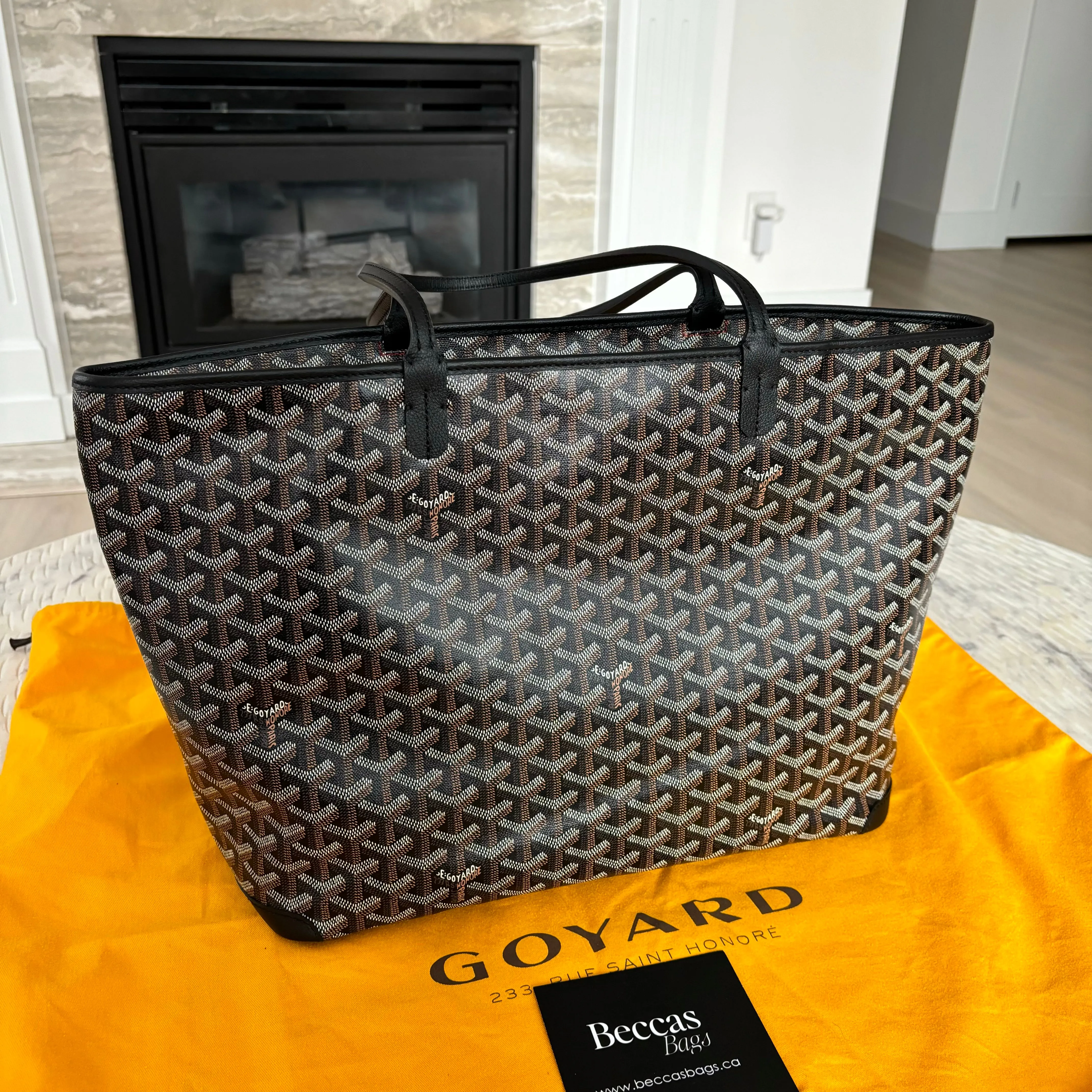 Stylish Goyard Artois MM Leather Tote Bag with Modifiable Straps