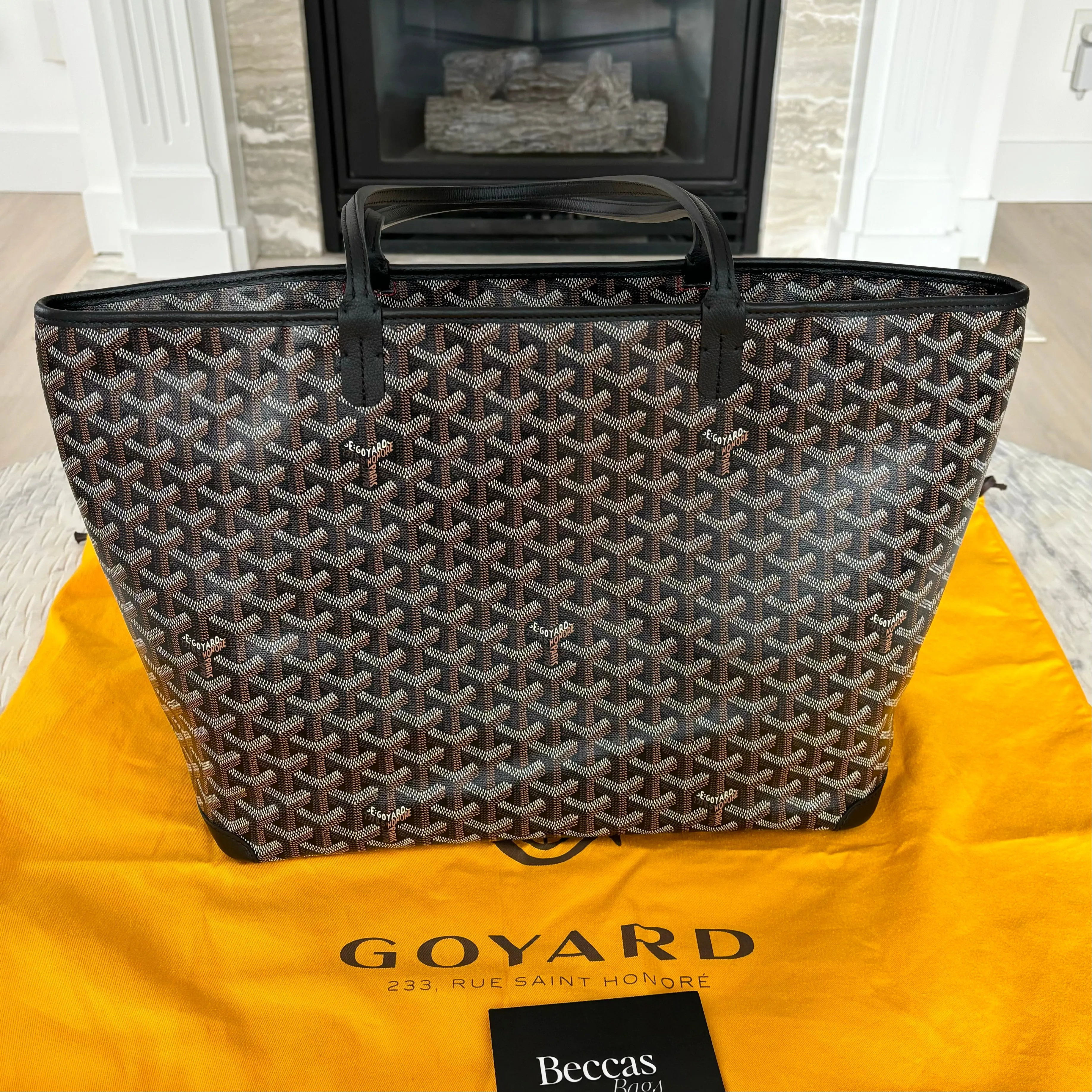 Stylish Goyard Artois MM Leather Tote Bag with Modifiable Straps