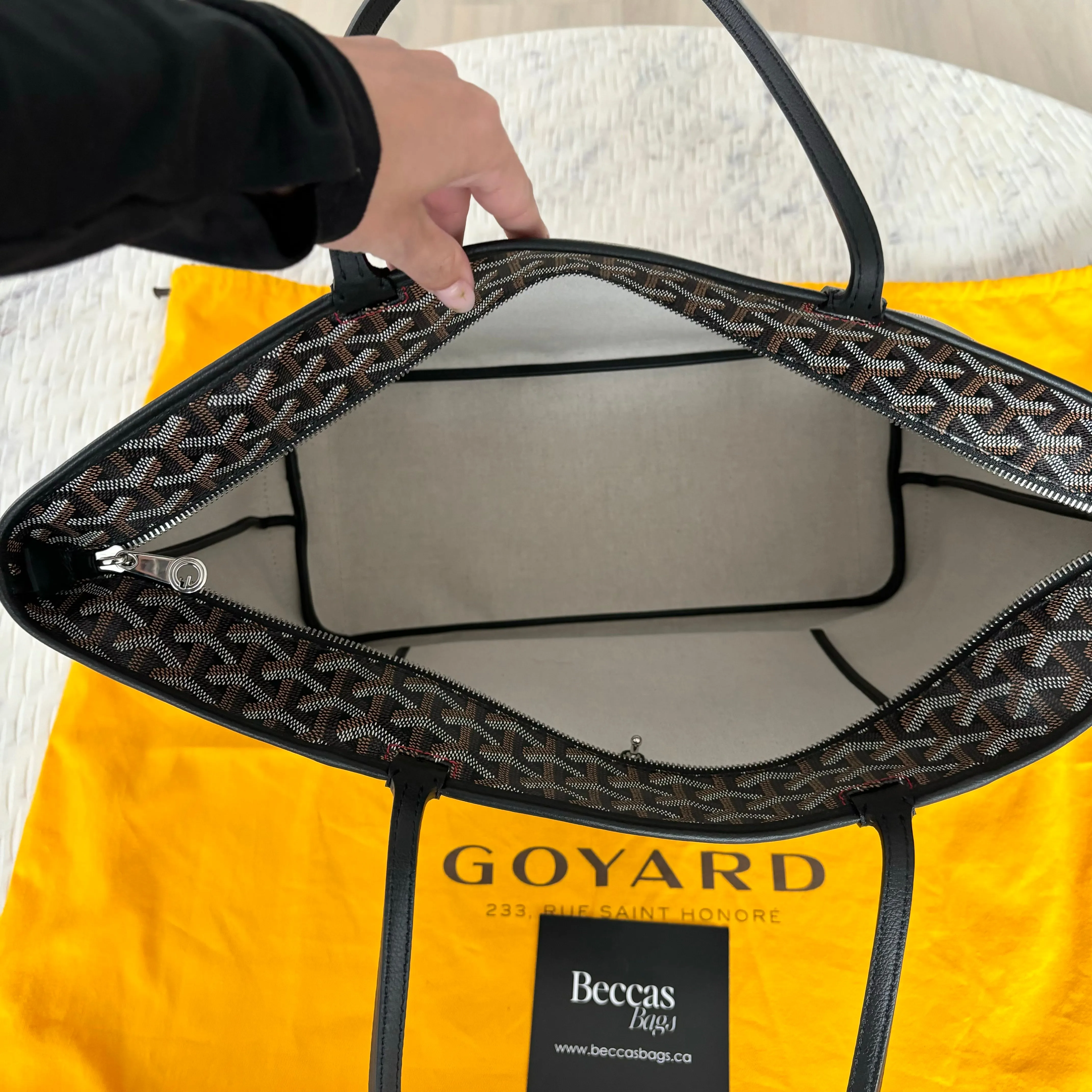 Stylish Goyard Artois MM Leather Tote Bag with Modifiable Straps