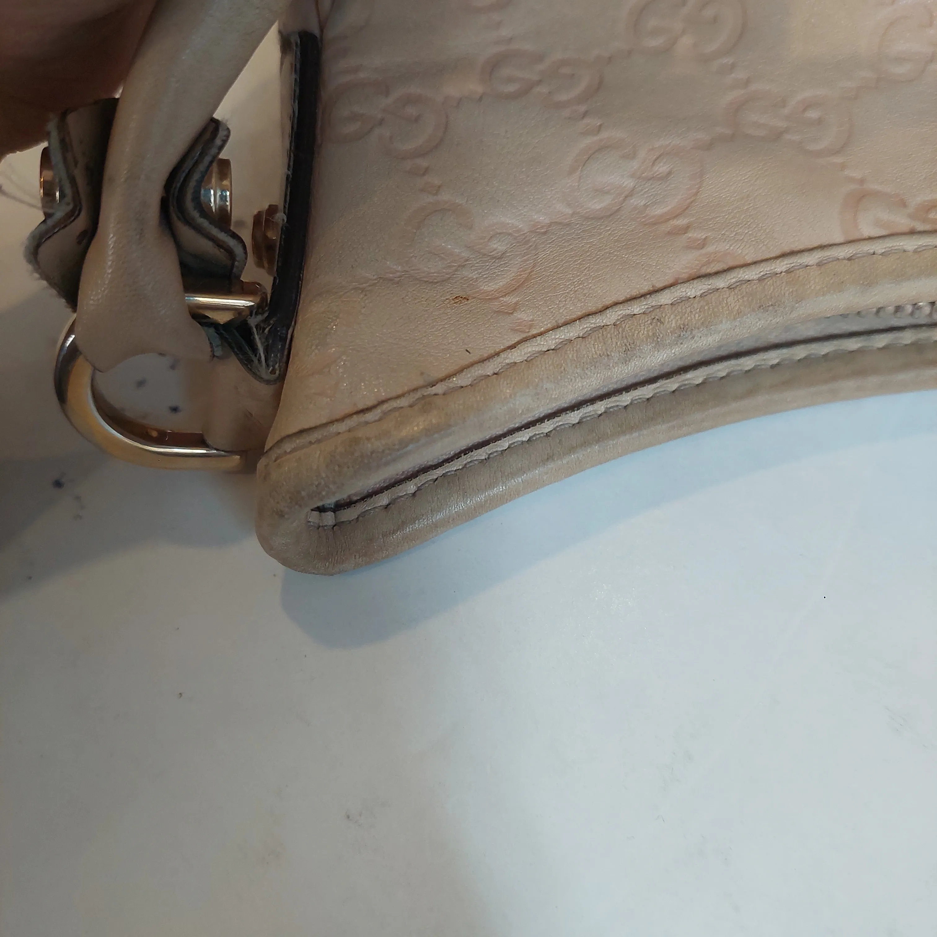 Gucci Beige Leather Abbey D-Ring Shoulder Bag | Pre Loved |