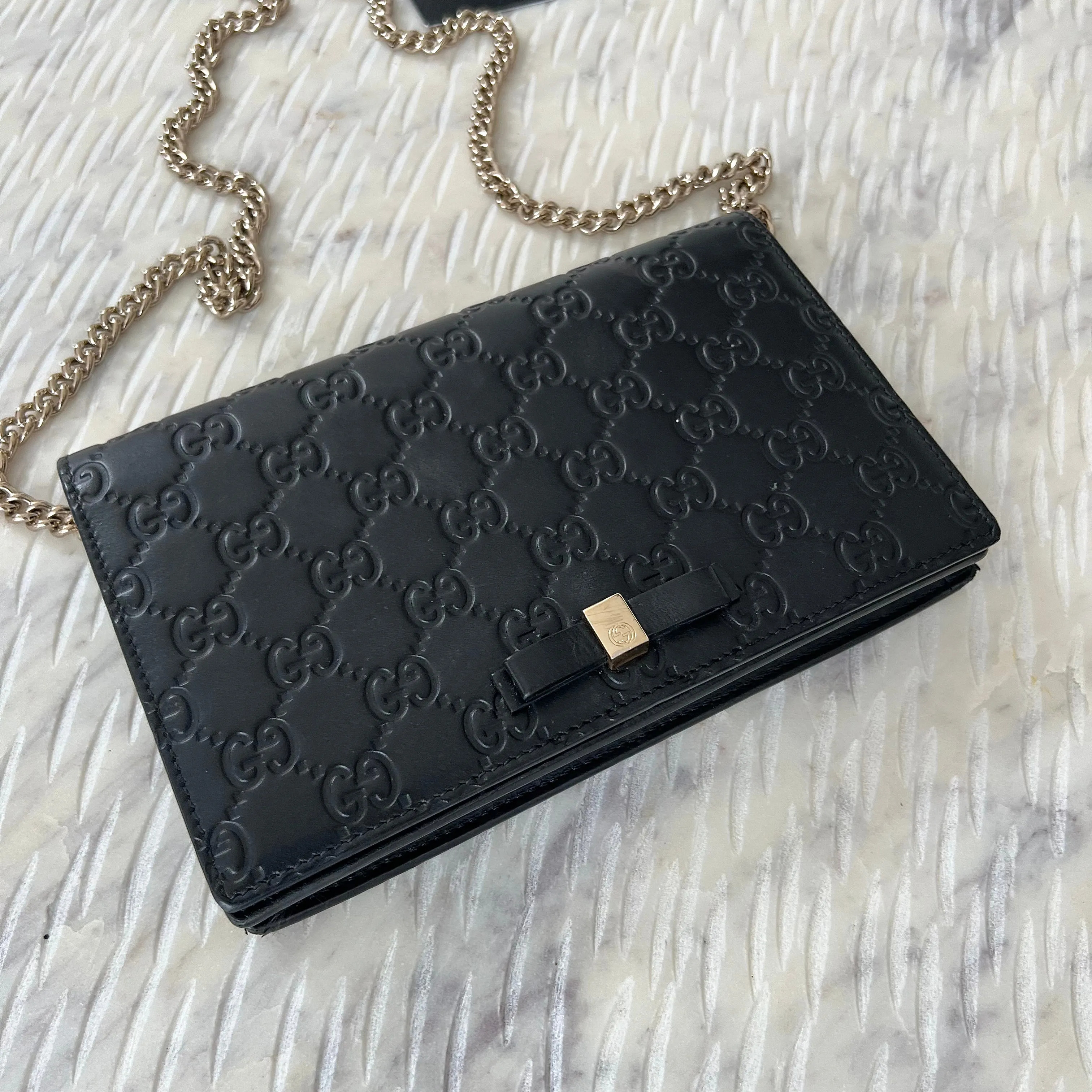 GUCCI Guccissima Leather Bow Wallet on Chain Bag