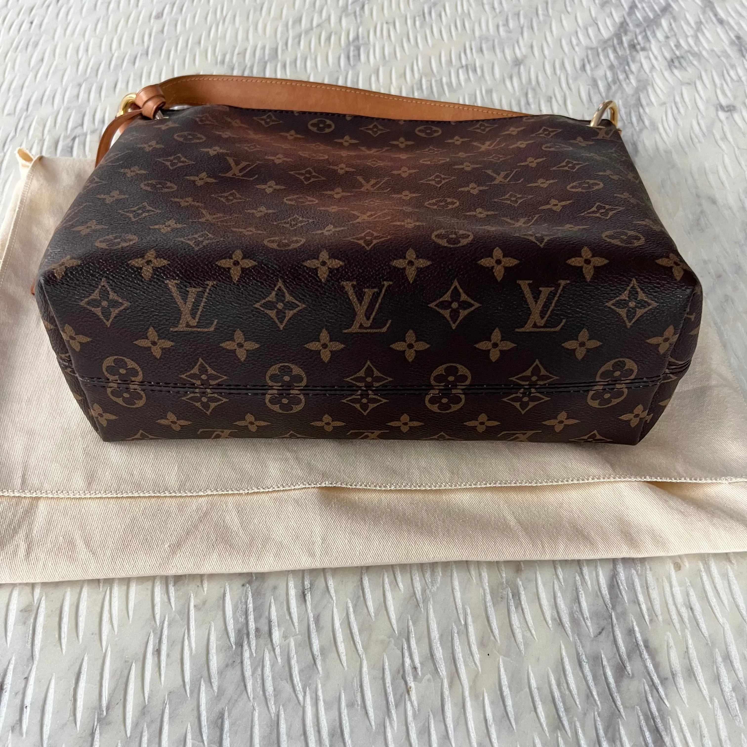 Louis Vuitton Graceful PM Bag