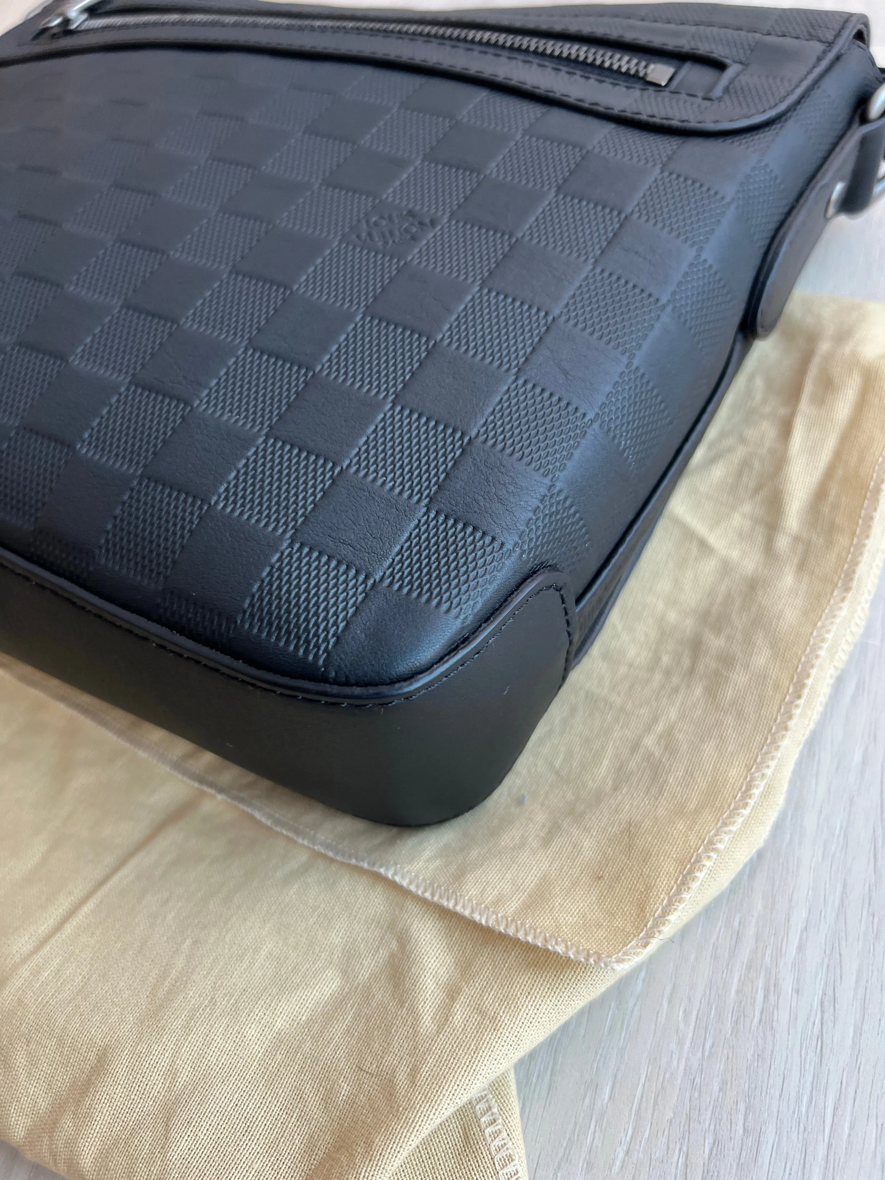 Louis Vuitton Infini Damier District Bag