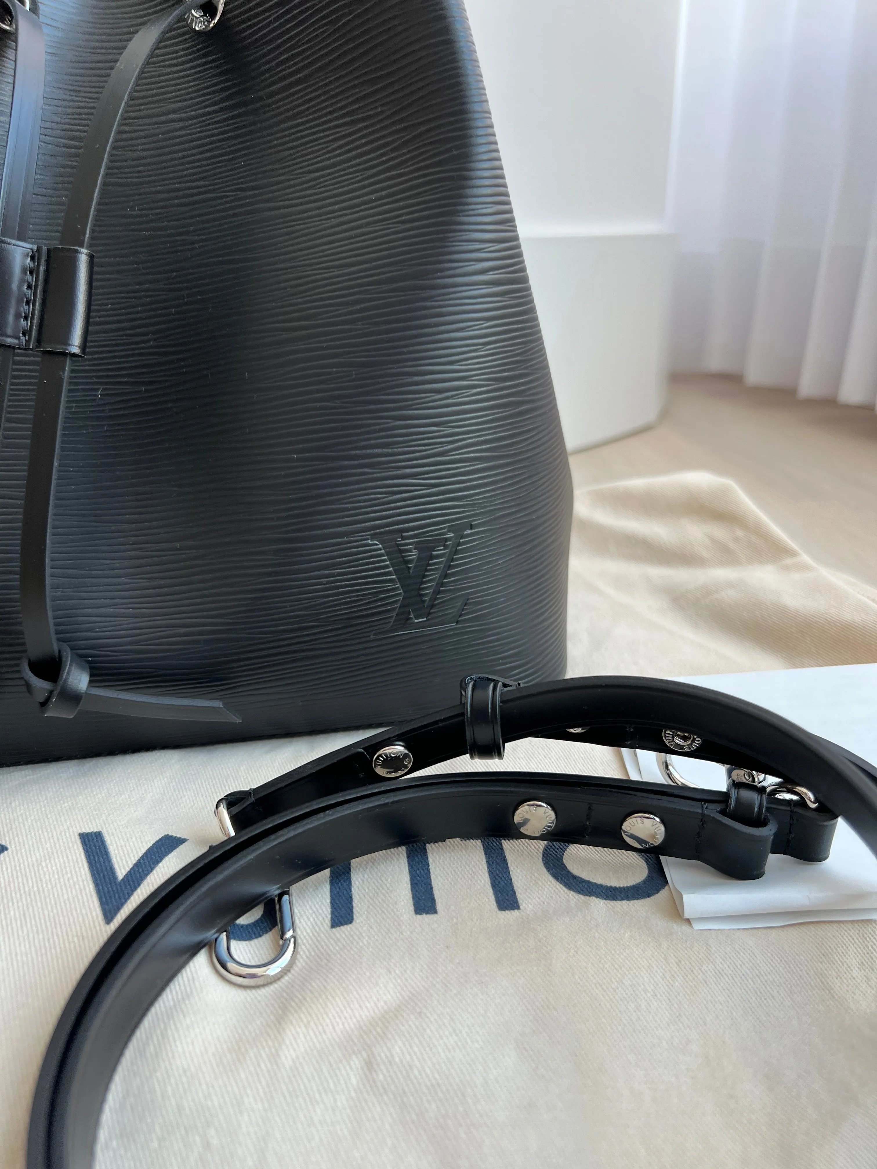 Louis Vuitton Neo Noe Bag