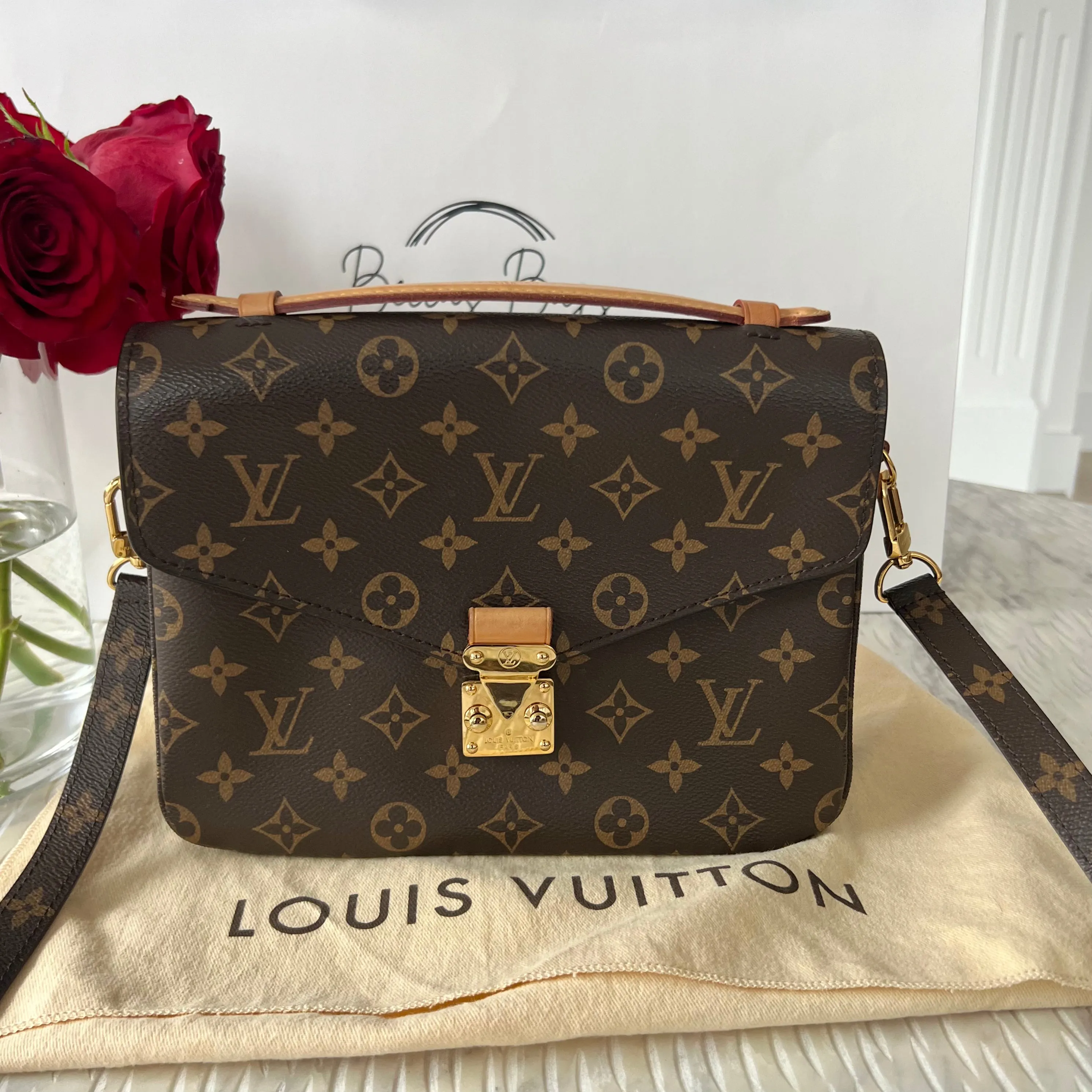 Louis Vuitton Pochette Metis Bag