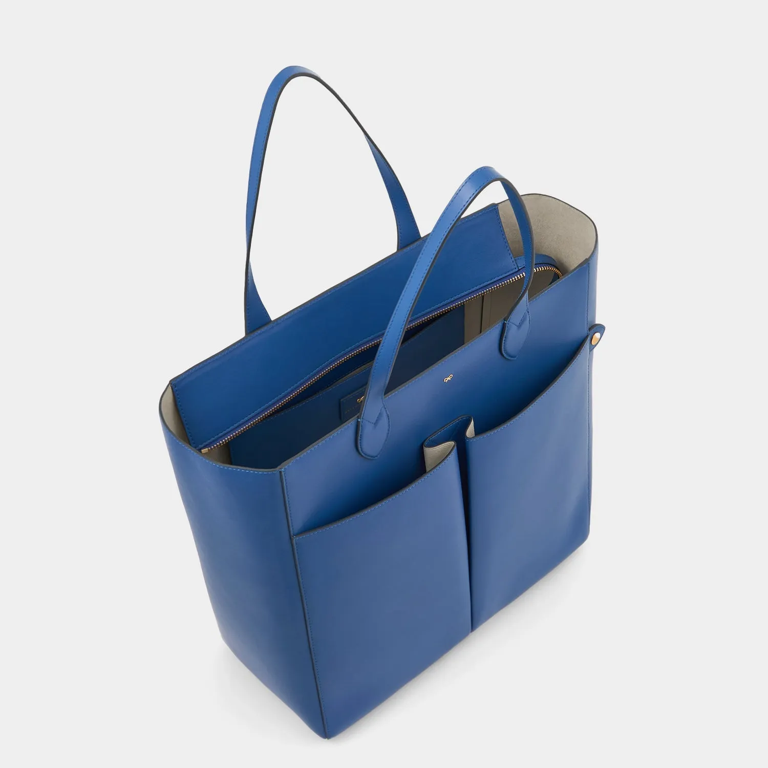 Nevis Tote