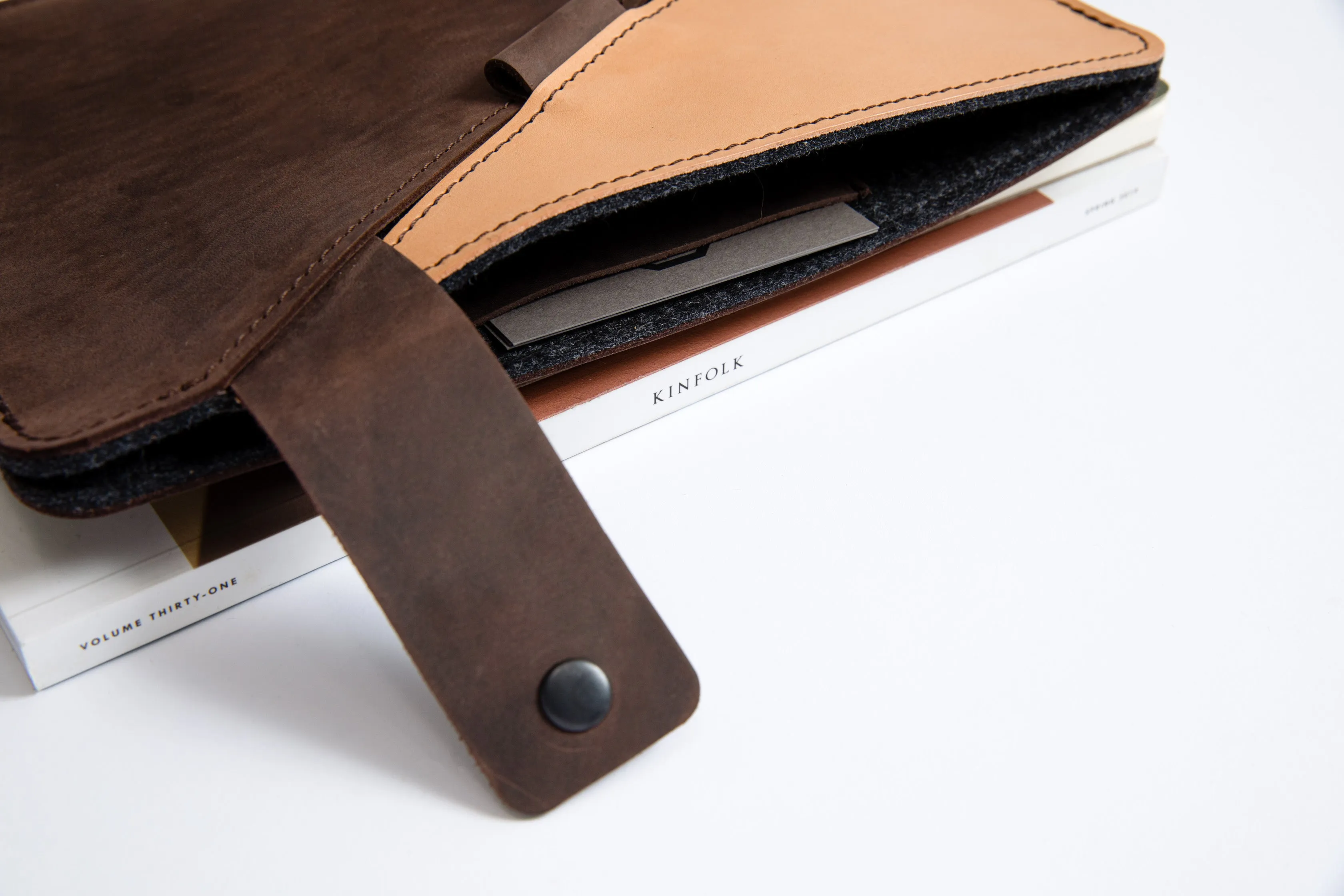 SLIM FIT MacBook Case/ Oak Brown/