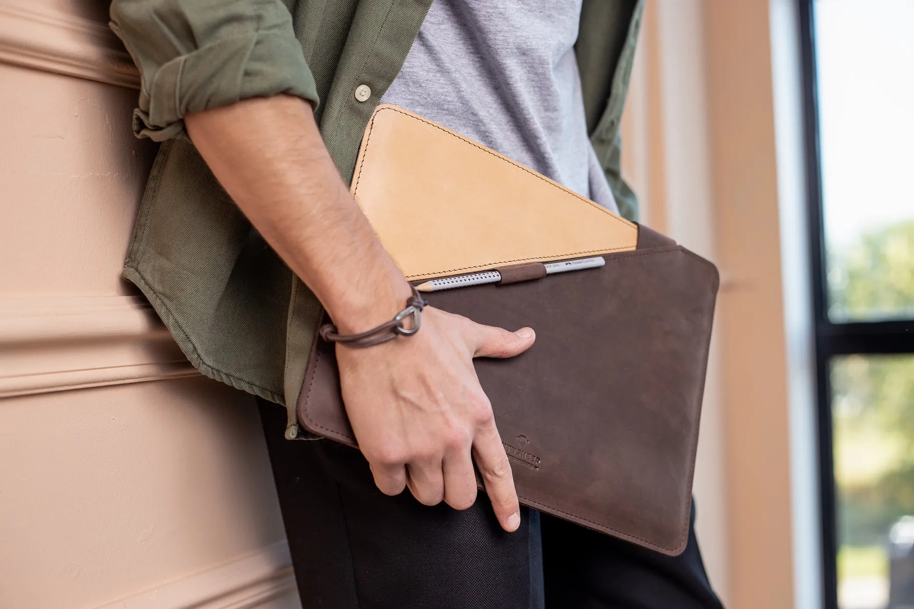 SLIM FIT MacBook Case/ Oak Brown/